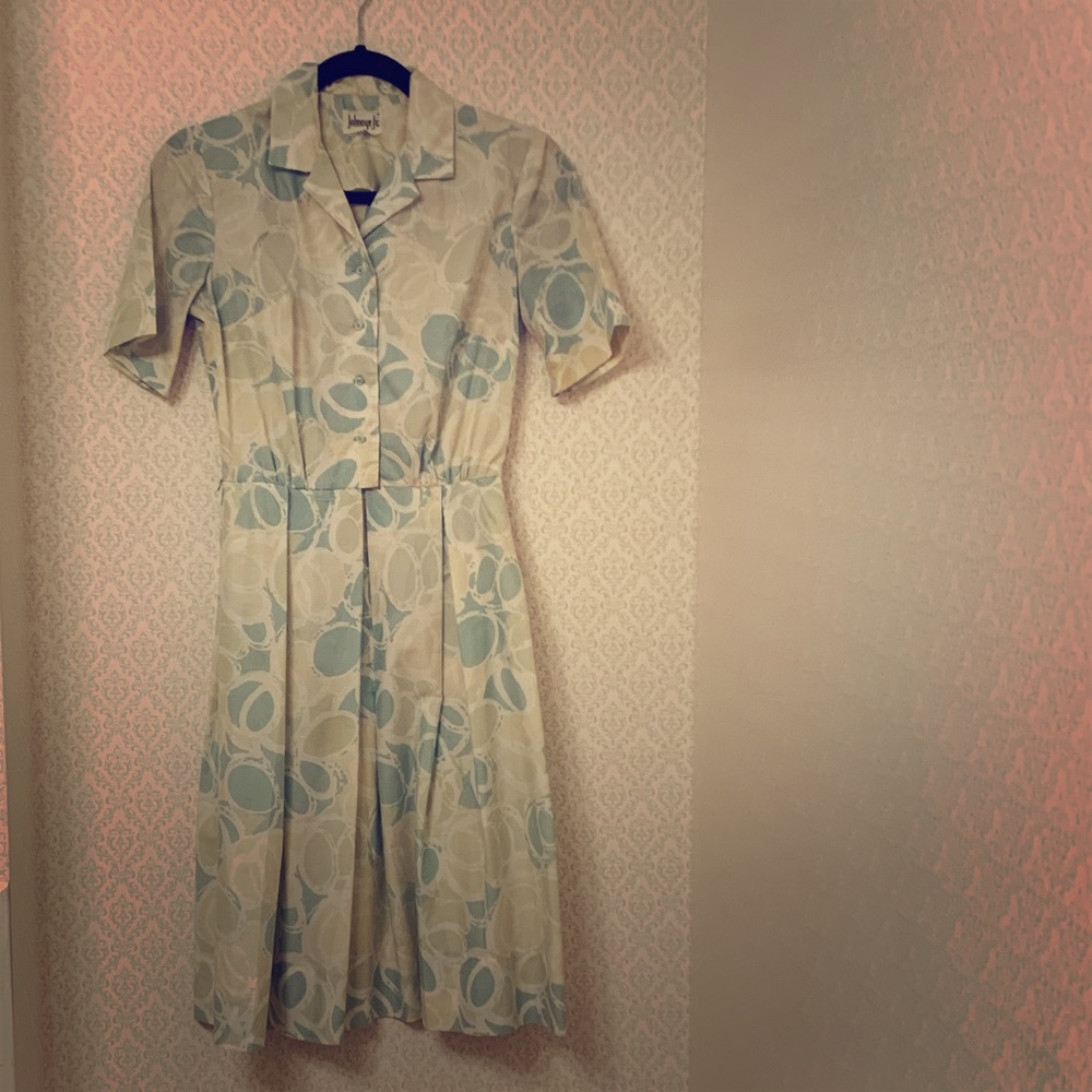 1950s green flower day dress